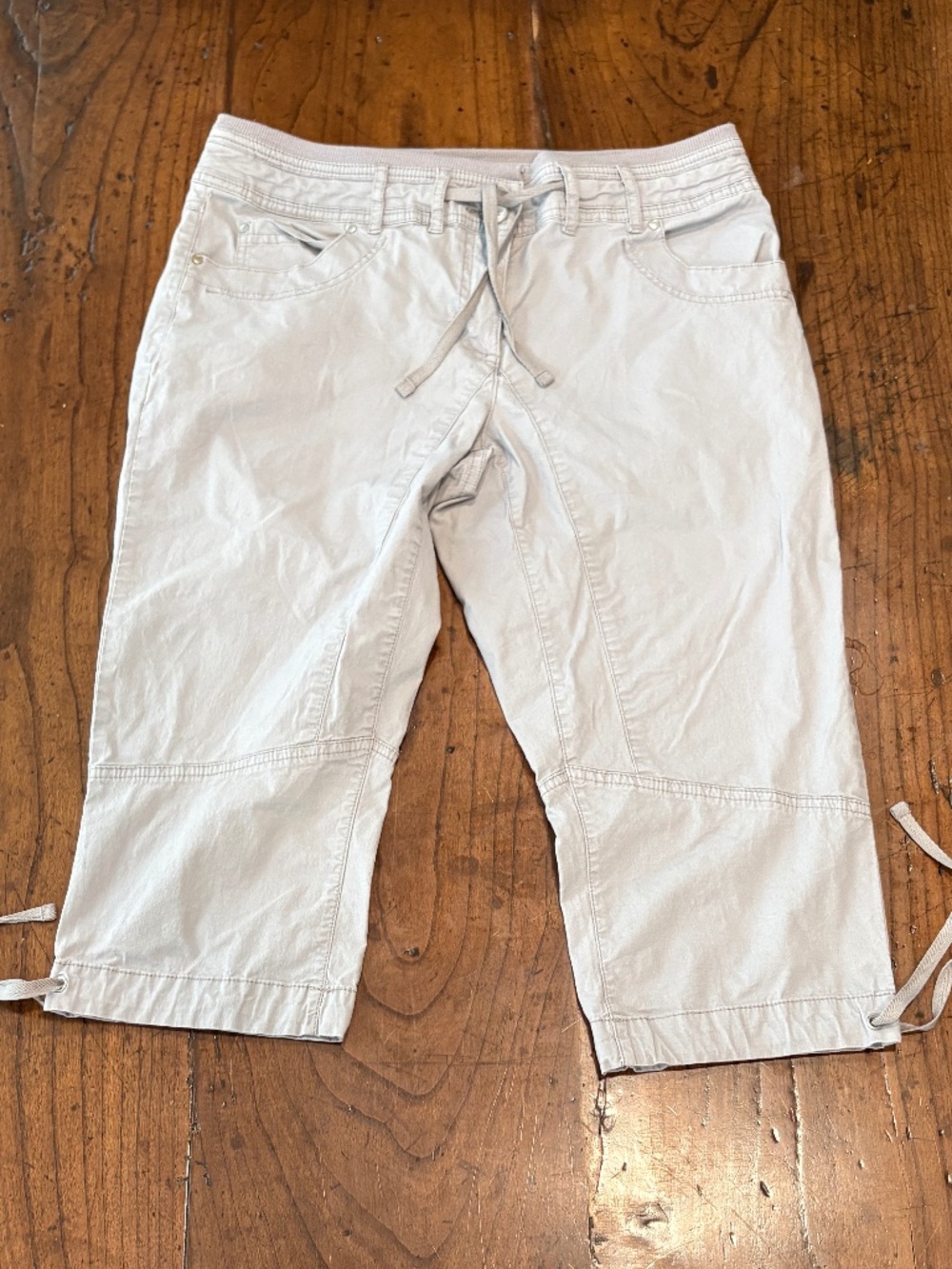 Reitmans Light Gray Knit Waistband Drawstring Capri Cargo Crop Pants 7